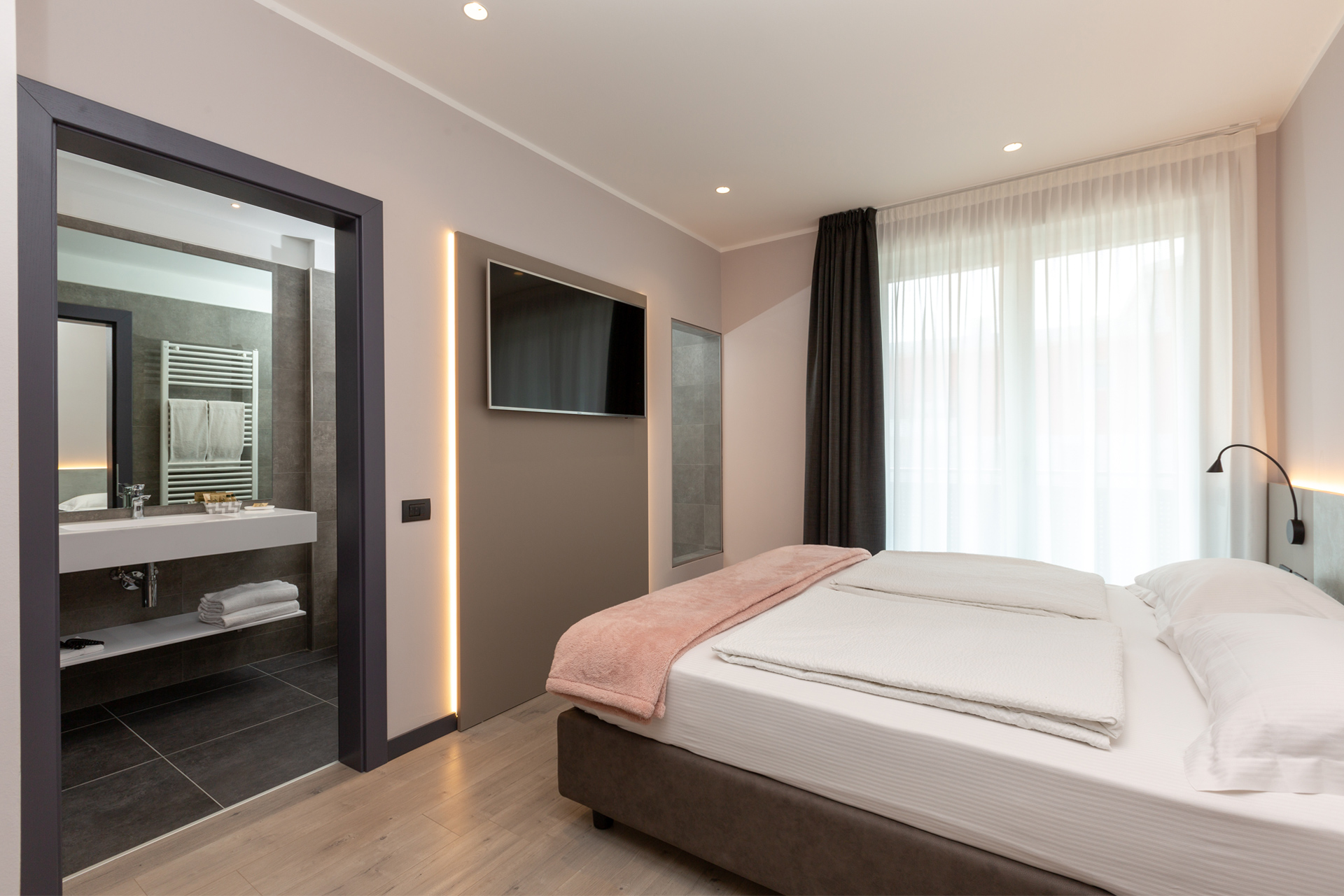 Riva del Garda Hotel Garda Life - Bedroom Beautiful Life