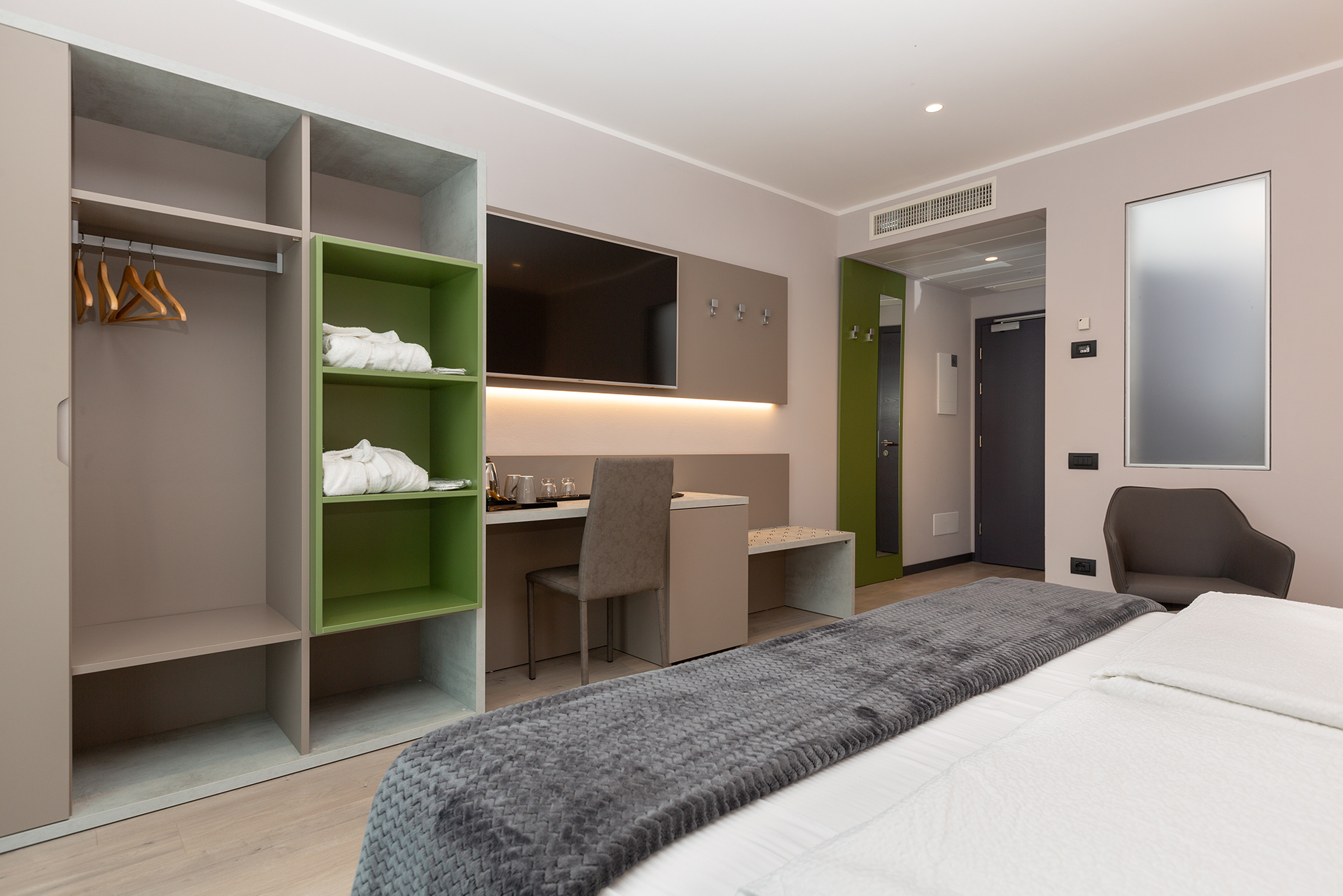 Riva del Garda Hotel Garda Life - Bedroom Full of Life